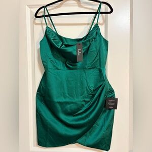 Lulu's emerald green, satin dress. NWT
